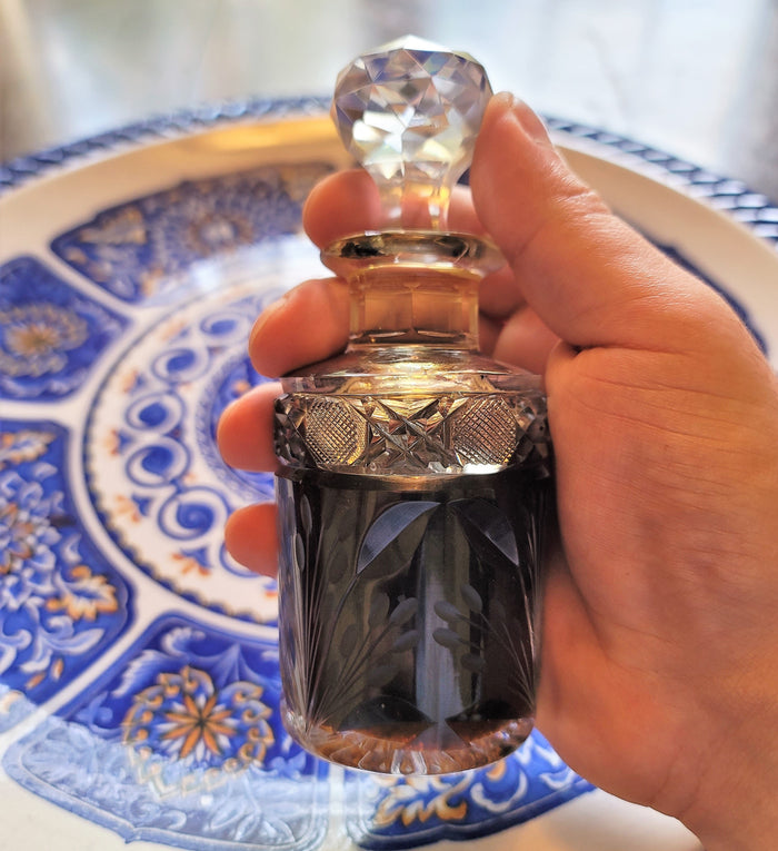Sana - The shining light - Rose Cuir Musk and sandalwood Attar - theperfumist