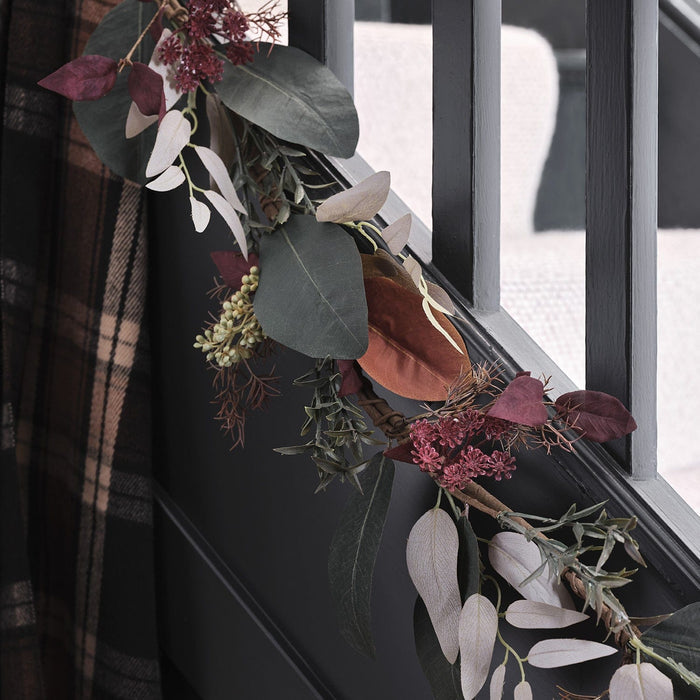 GA24004-1.5mCrispLeafAutumn-WinterGarland.jpg
