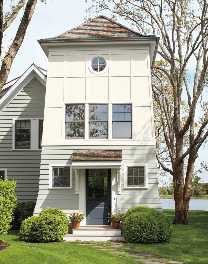 2140-60: Moonshine by Benjamin Moore