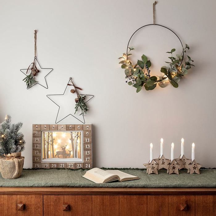 D-WR1903_Half-Wire-Wreath-with-Micro-Lights-Drawers_P3.jpg