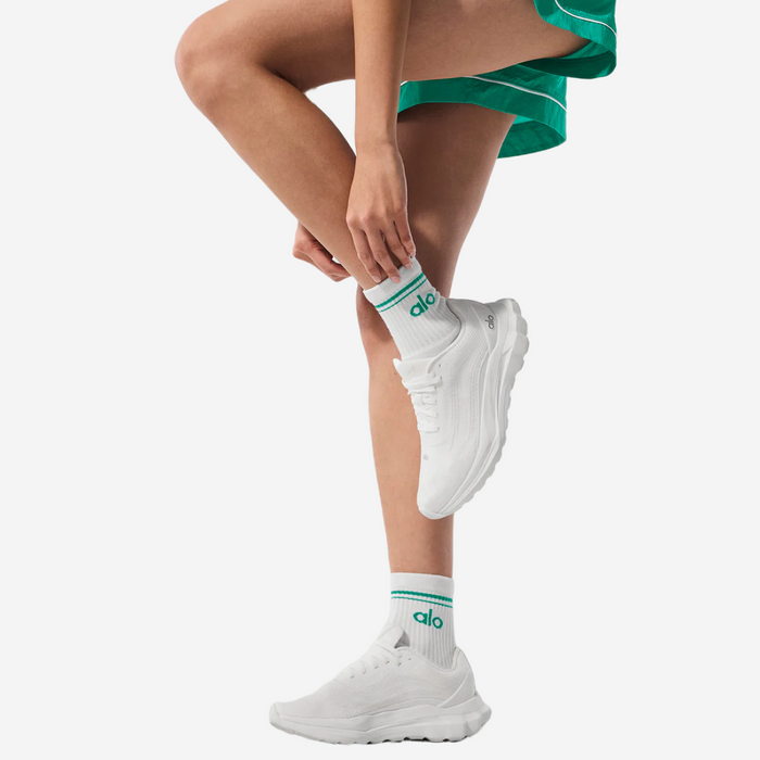 ALO YOGA UNISEX HALF-CREW THROWBACK SOCK WHITE/SPRUCE GREEN