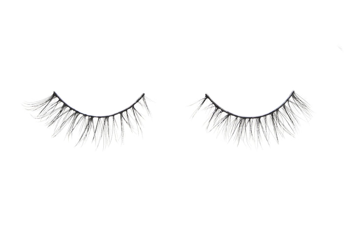 Ardell's Ecolashes 454 with multi-layered, medium volume, medium length fibers and rounded shape lash