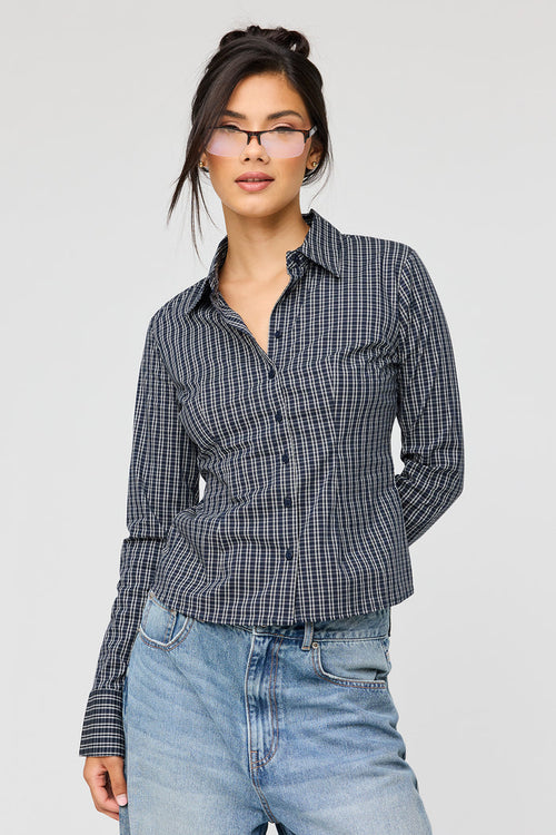 Button-Up Slim Long Sleeve Top