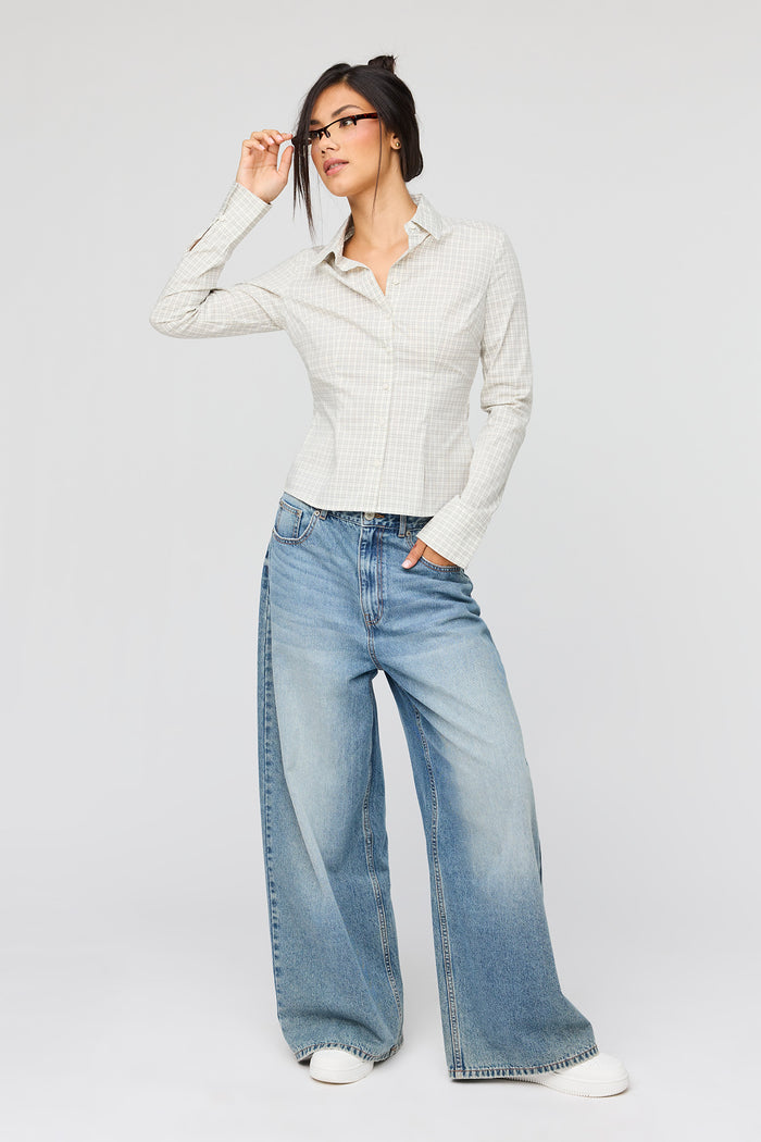 Button-Up Slim Long Sleeve Top