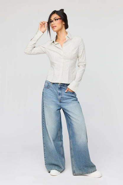 Button-Up Slim Long Sleeve Top