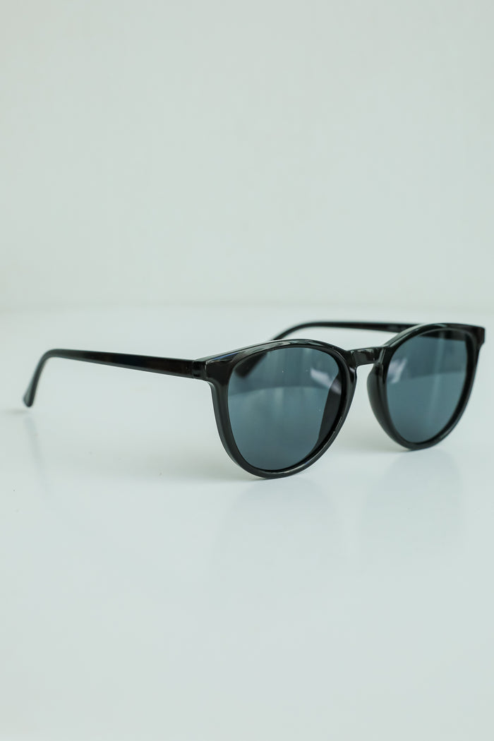 Chillin' Out Round Sunglasses