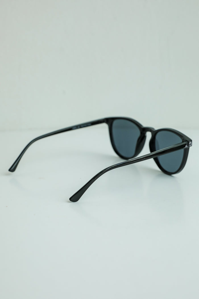 Chillin' Out Round Sunglasses