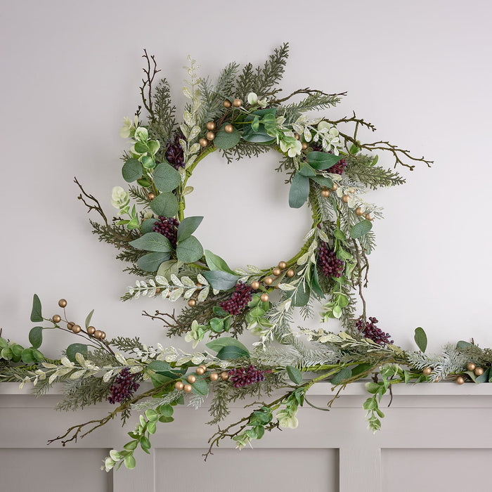 D-WRGA24008 - Classic Gold Berry Wreath & Garland Bundle.jpg
