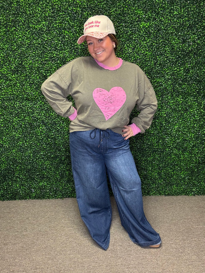 Easel Heart Printed Washed Pullover