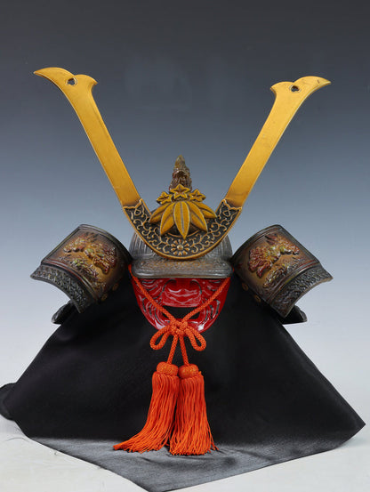 Japanese Samurai Helmet -Leo Deco Yoshitsune Kabuto- middle size