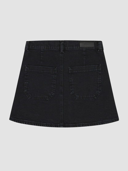 DL1961 girls' Jenny mini skirt in black denim 'Nightshade', flat back view with patch pockets.
