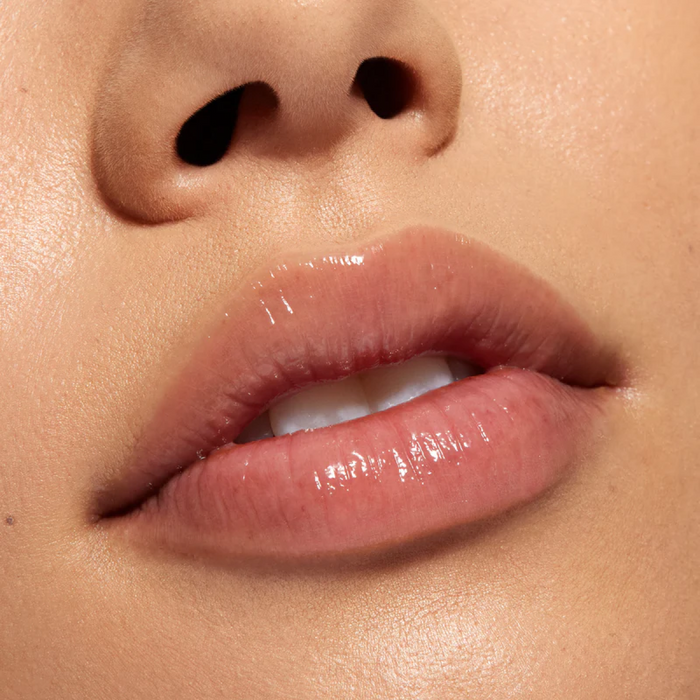 KYLIE LIP OIL crème brûlée