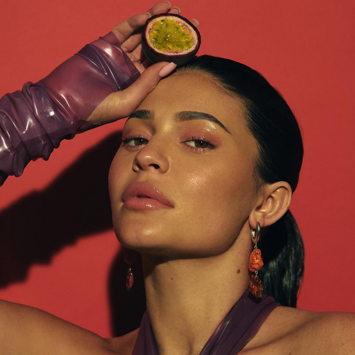 KYLIE LIP OIL passion fruit