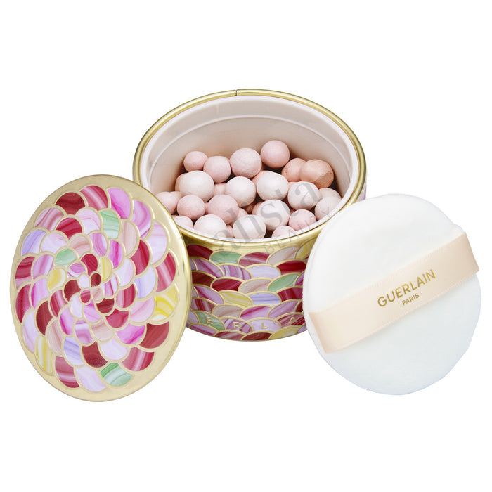 Météorites Light-Revealing Pearls of Powder