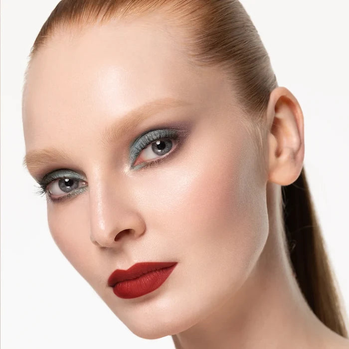 Pat McGrath Gilded Nirvana: Mega Eye Shadow Palette Twelve shades of gilded bliss.