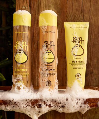 Revitalizing Hair Mask for dry, damaged hair, nourishing and smoothing by Sun Bum.