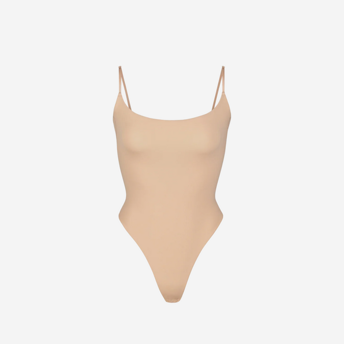 SKIMS FITS EVERYBODY CAMI BODYSUIT CLAY