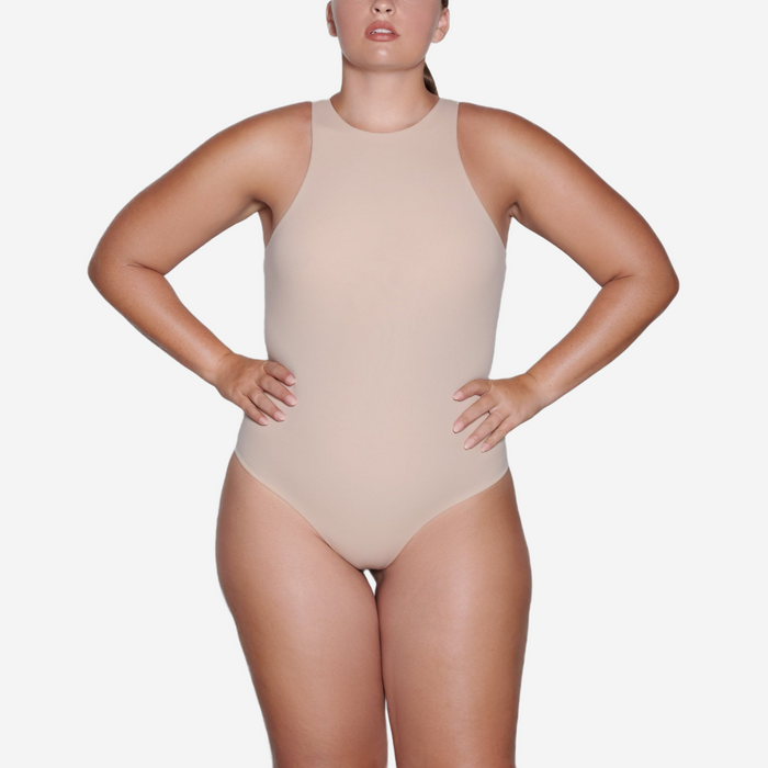 SKIMS FITS EVERYBODY HIGH NECK BODYSUIT MICA