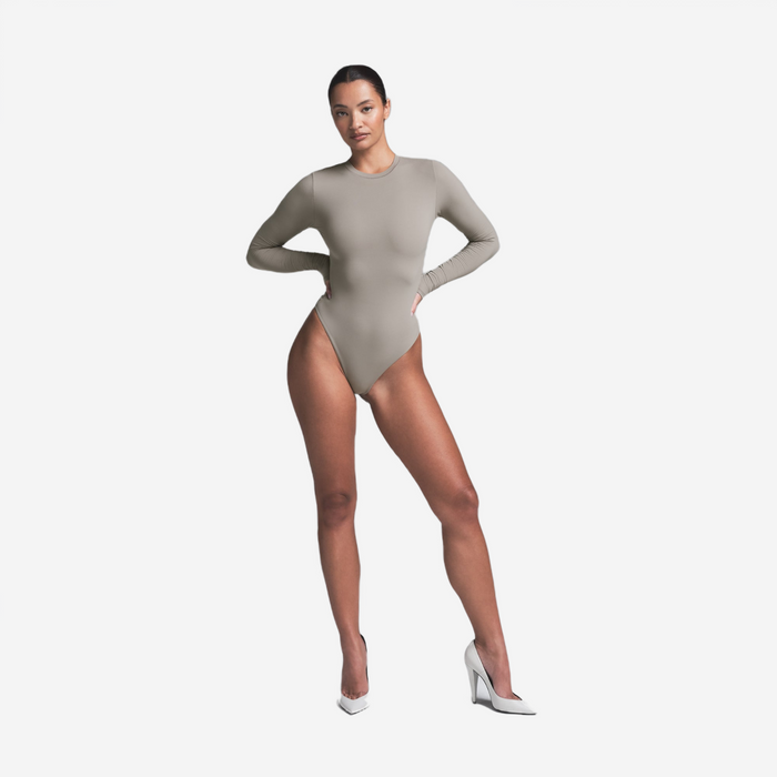 SKIMS FITS EVERYBODY LONG SLEEVE CREWNECK BODYSUIT SMOKE