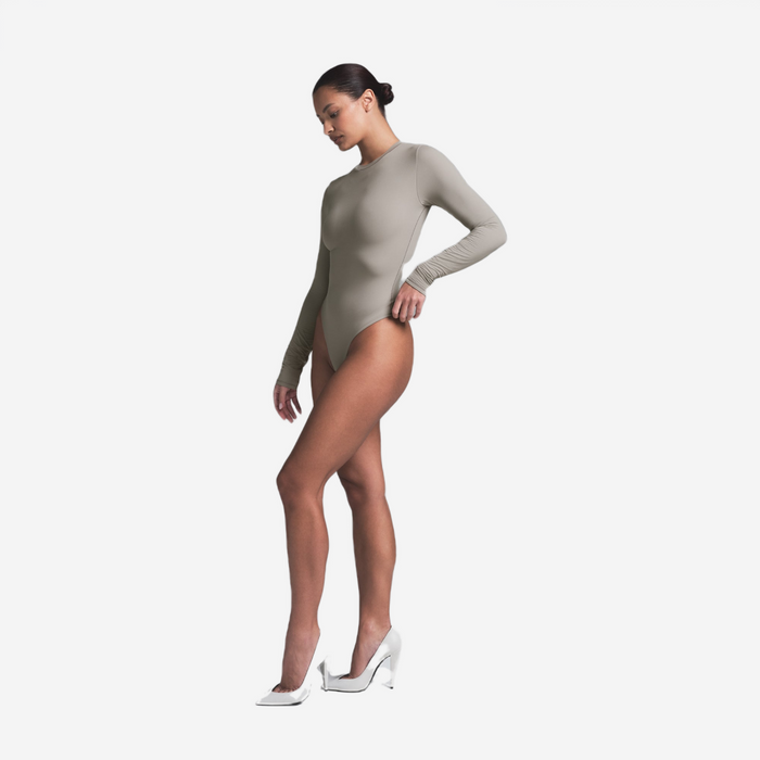 SKIMS FITS EVERYBODY LONG SLEEVE CREWNECK BODYSUIT SMOKE