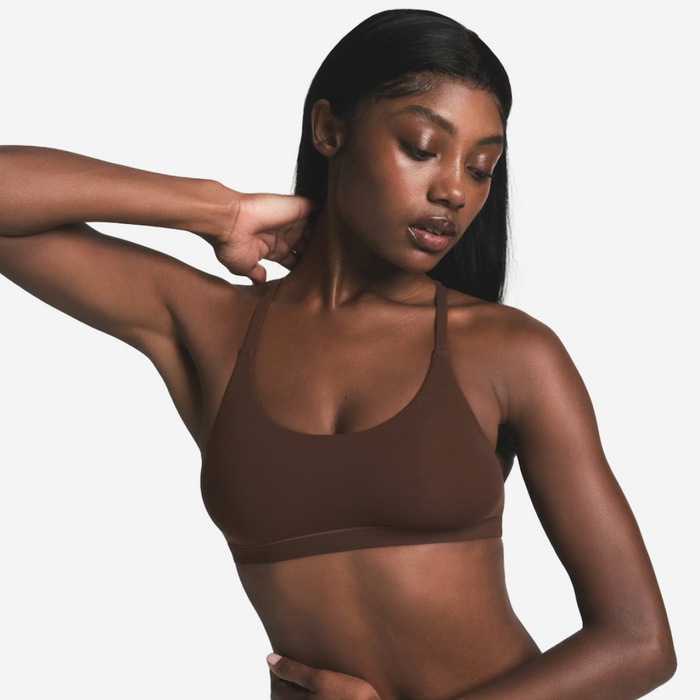 SKIMS FITS EVERYBODY RACERBACK SCOOP BRALETTE COCOA