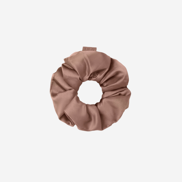 SKIMS GETTING READY ACCESSORIES SATIN AND VELOUR SCRUNCHIE SIENNA