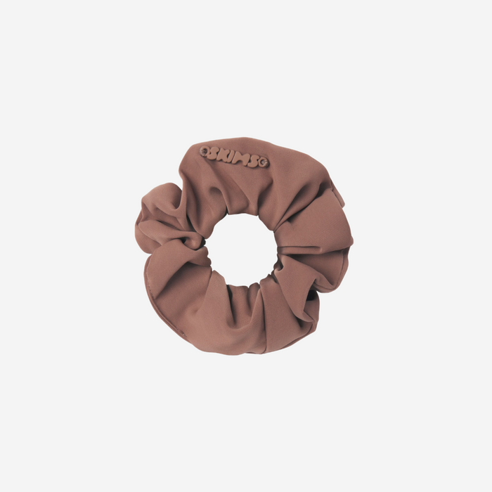 SKIMS GETTING READY ACCESSORIES TEDDY AND NYLON SCRUNCHIE 2-PACK SIENNA