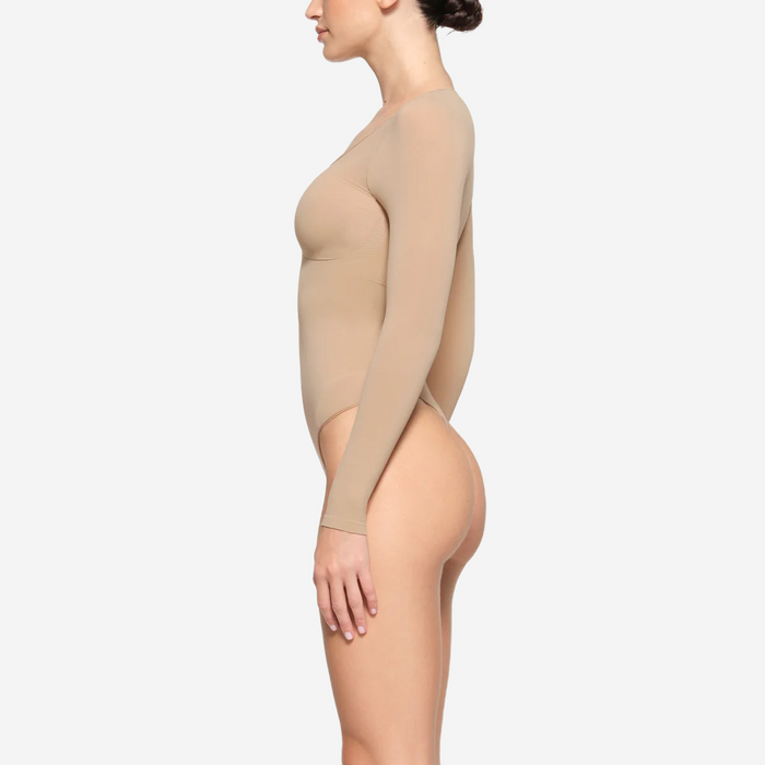 SKIMS SEAMLESS SCULPT LONG SLEEVE THONG BODYSUIT CLAY