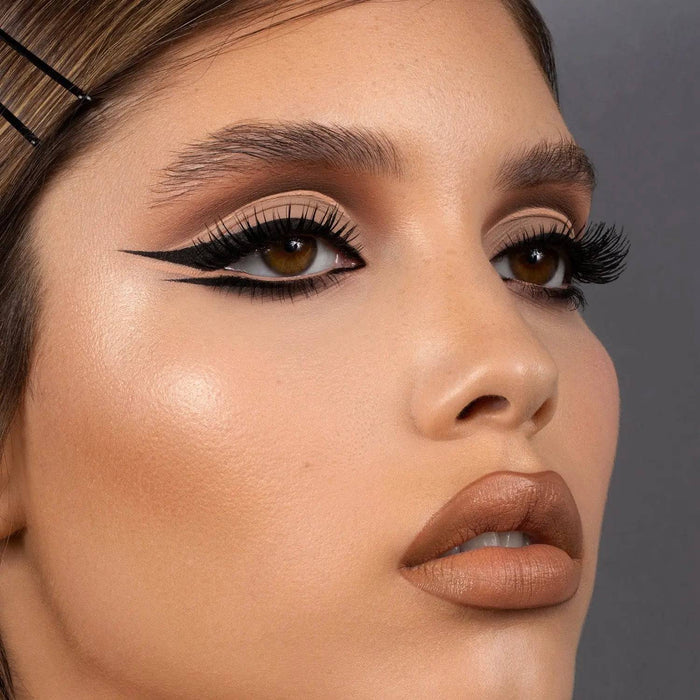 Work & Set + shade 'Nude' model look on a gray background.